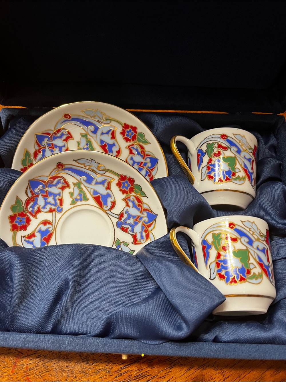 Kutahya Fine Porcelain Teacup and Saucer Set in Multicolor with Gold Trim
